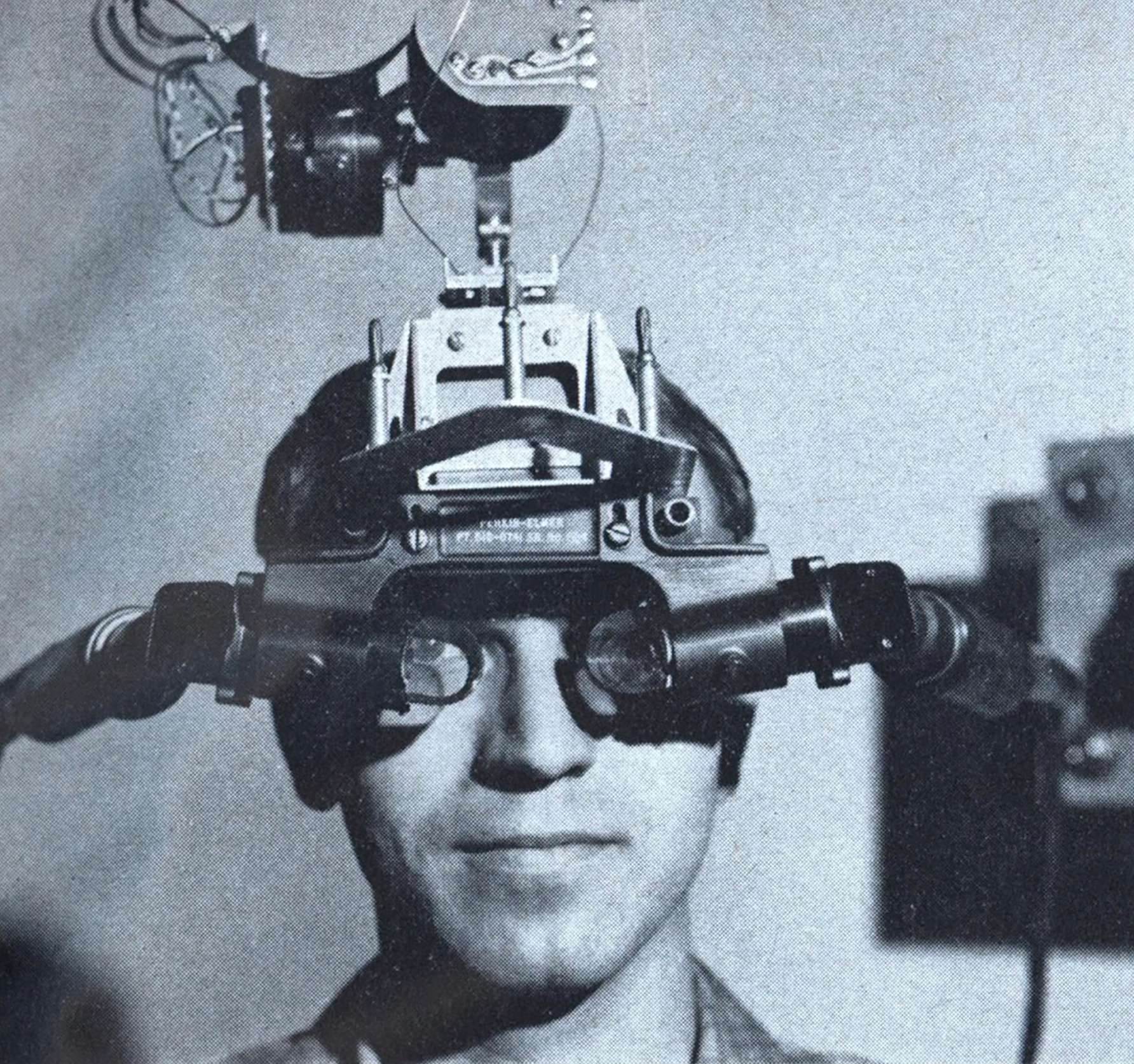 Sword of Damocles de Ivan Sutherland, o princípio da realidade virtual, 1968